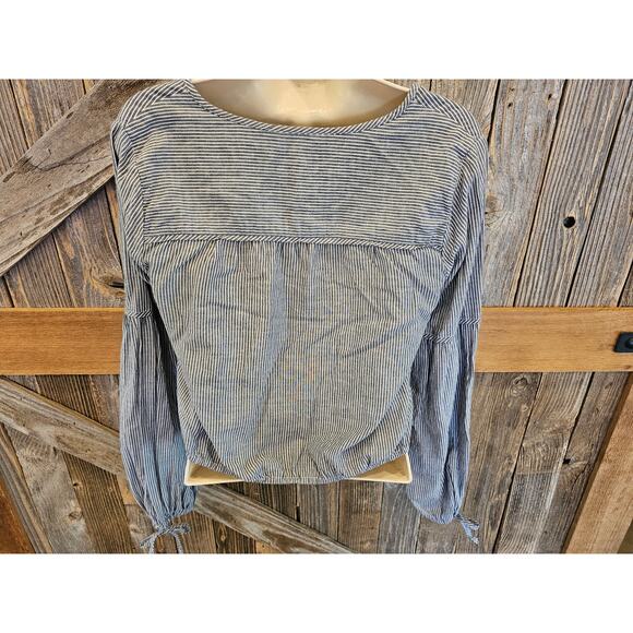 Abercrombie And Fitch size XS chambray striped boho relaxed fit mid drift top ^ - Picture 3 of 8
